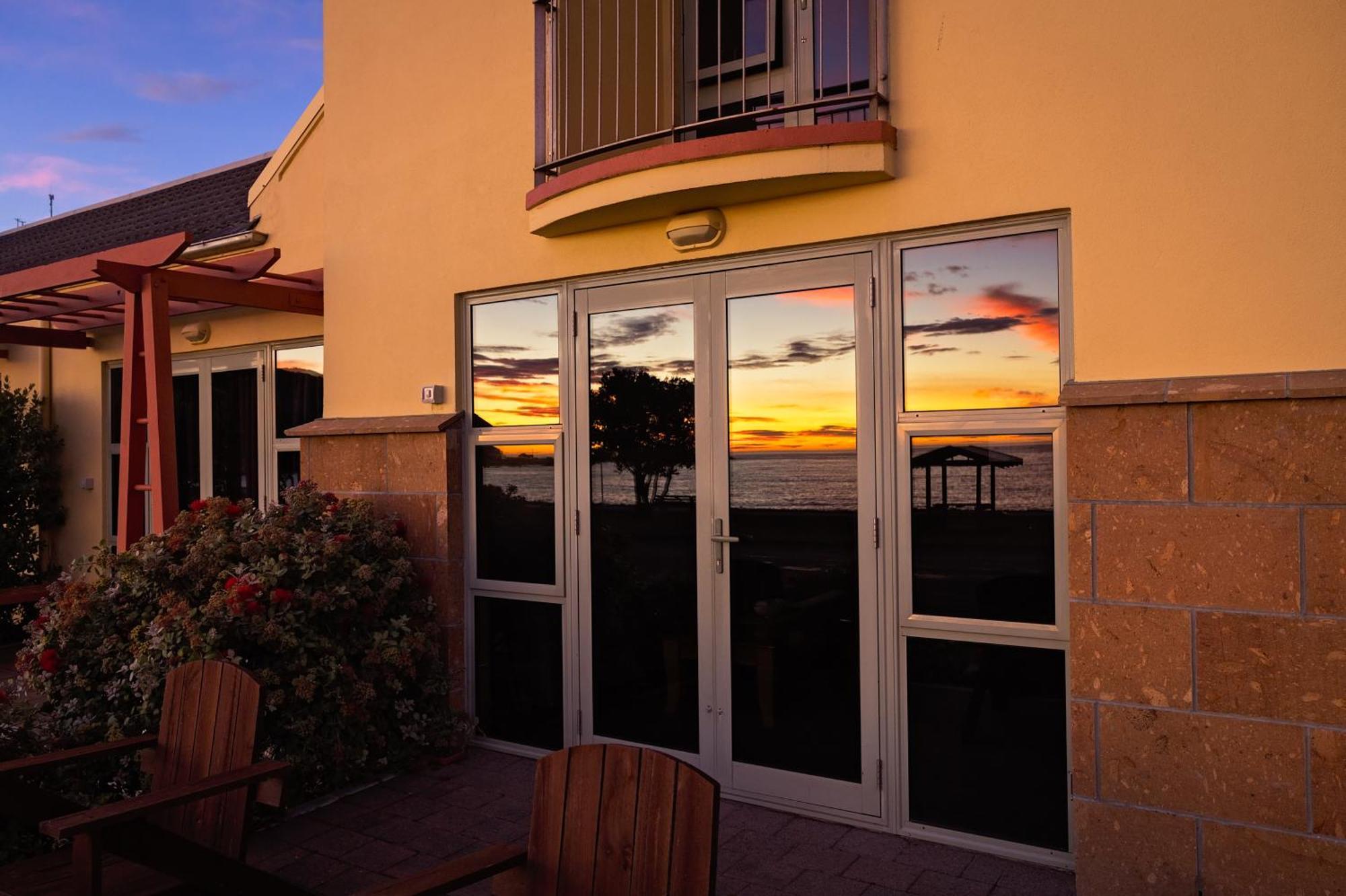 The Anchor Inn Beachfront Motel Kaikoura Luaran gambar